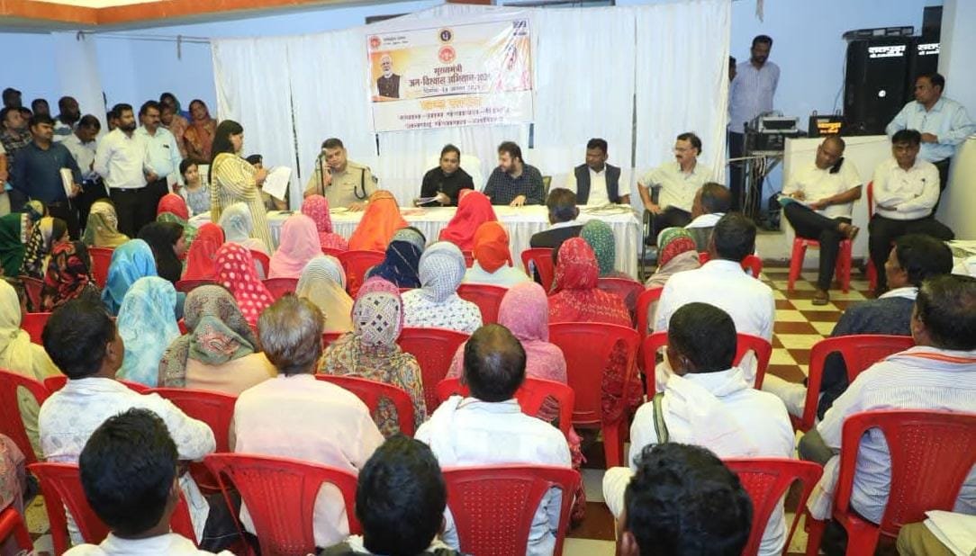 कलेक्टर ने अधिकारियों की टीम के साथ छिंदी पहुंचकर किया शासकीय संस्थाओं का निरीक्षण 1 कलेक्टर ने अधिकारियों की टीम के साथ छिंदी पहुंचकर किया शासकीय संस्थाओं का निरीक्षण | New India Times