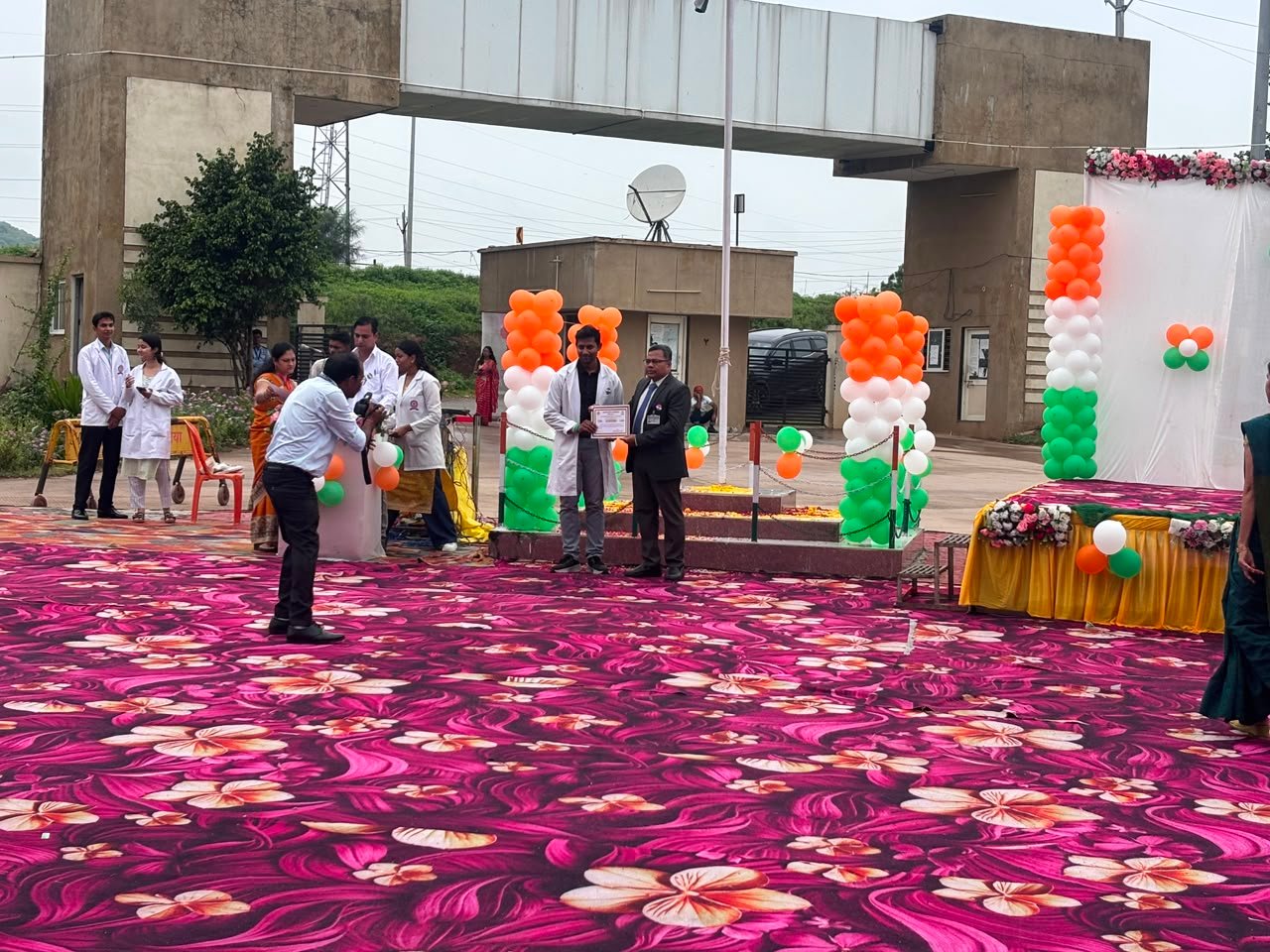 शासकीय चिकित्सा महाविद्यालय दतिया में हर्षोल्लास से मनाया गया स्वतंत्रता दिवस, उत्कृष्ट सेवाओं के लिए चिकित्सक-कर्मचारी व विद्यार्थी सम्मानित | New India Times