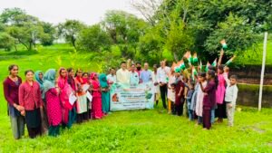 महिलाओं ने मनाया हरियाली महोत्सव, 50 महिलाओं को बांटे कटहल के पौधे