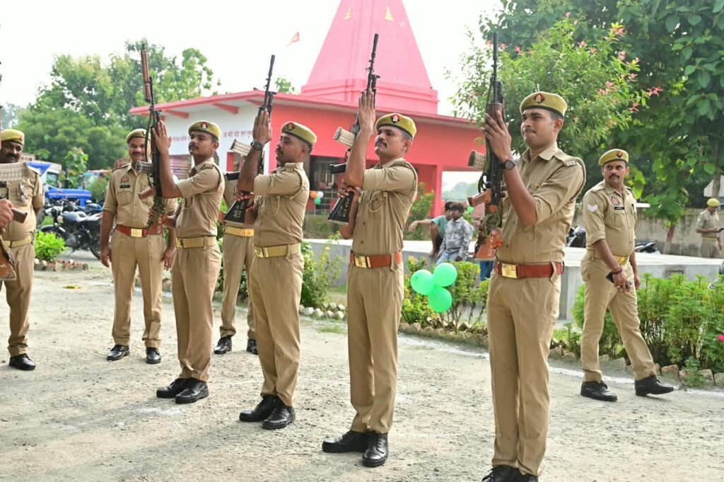 चुनार कोतवाली में धूमधाम से मनाया गया 80वां स्वतंत्रता दिवस, थाना प्रभारी ने फहराया तिरंगा 3 चुनार कोतवाली में धूमधाम से मनाया गया 80वां स्वतंत्रता दिवस, थाना प्रभारी ने फहराया तिरंगा | New India Times