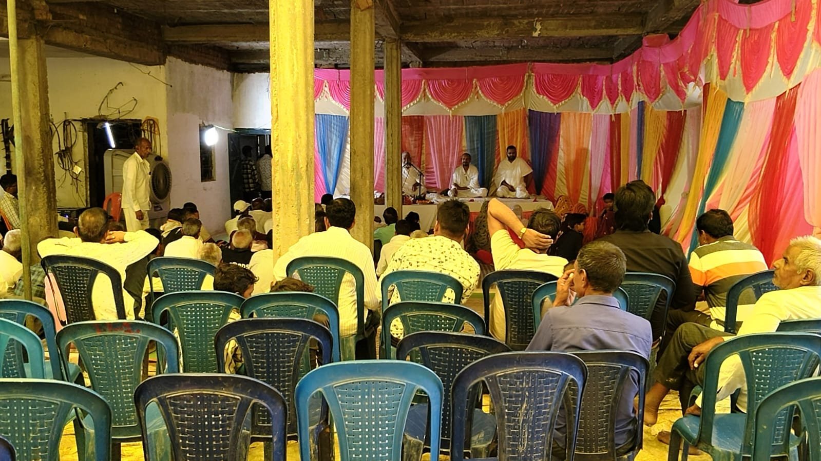 भंड़रा कबीरपंथी मंदिर-आश्रम में गहराया संकट, भक्तों और ग्रामीणों में आक्रोश 1 भंड़रा कबीरपंथी मंदिर-आश्रम में गहराया संकट, भक्तों और ग्रामीणों में आक्रोश | New India Times