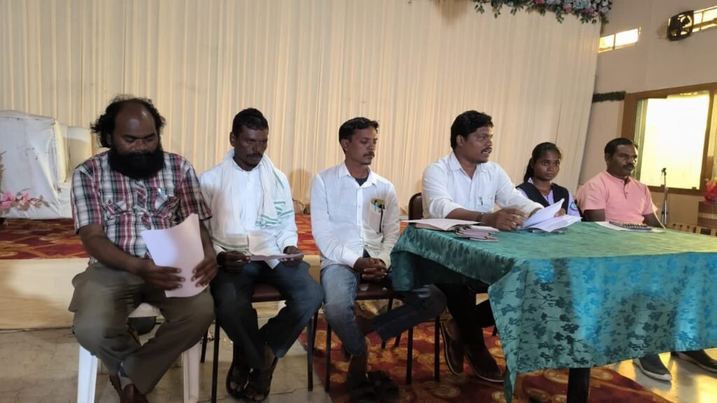 कोलाम समाज की समस्याओं पर भड़का आक्रोश, प्रशासन से तत्काल कार्रवाई की मांग 2 कोलाम समाज की समस्याओं पर भड़का आक्रोश, प्रशासन से तत्काल कार्रवाई की मांग | New India Times