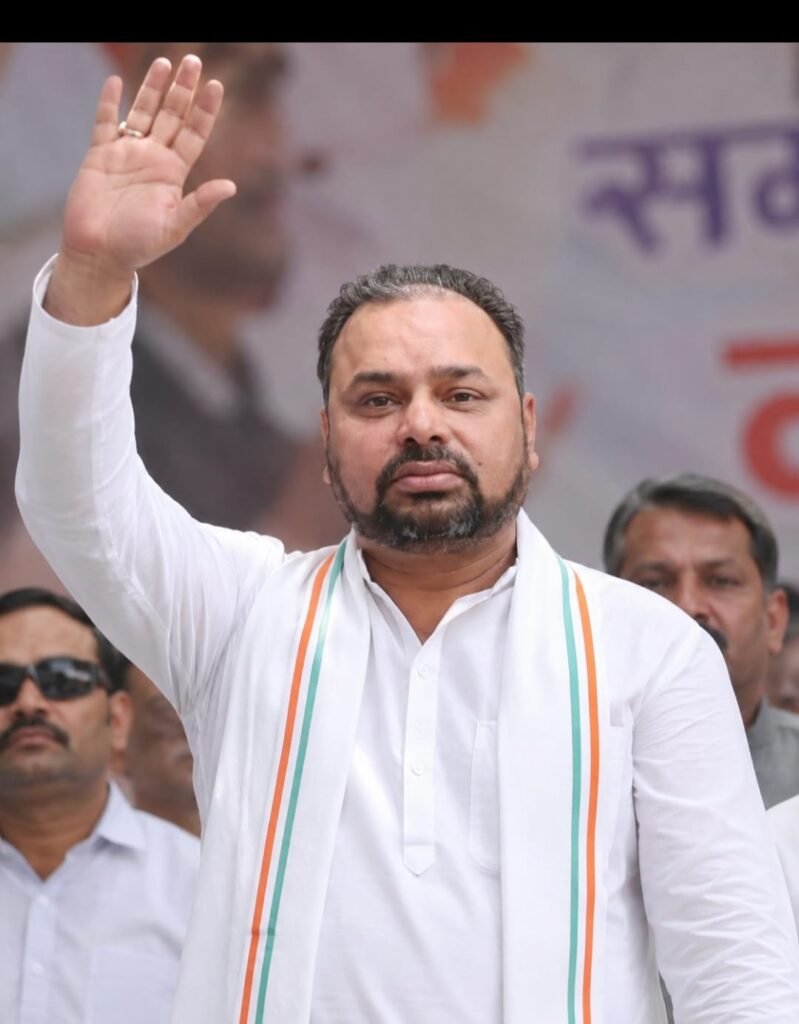 उदयपुर में VIP के राष्ट्रीय अध्यक्ष डॉ. शेख ने किया ध्वजारोहण, बोले : आजादी की लड़ाई में सभी समुदायों का योगदान 2 उदयपुर में VIP के राष्ट्रीय अध्यक्ष डॉ. शेख ने किया ध्वजारोहण, बोले : आजादी की लड़ाई में सभी समुदायों का योगदान | New India Times