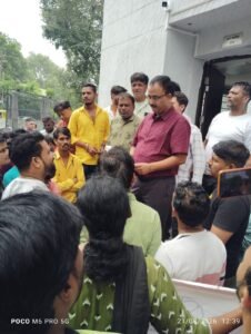 सीलिंग के विरोध में बागसेवनिया के व्यापारियों ने बाइक रैली निकाल कर किया विरोध प्रदर्शन