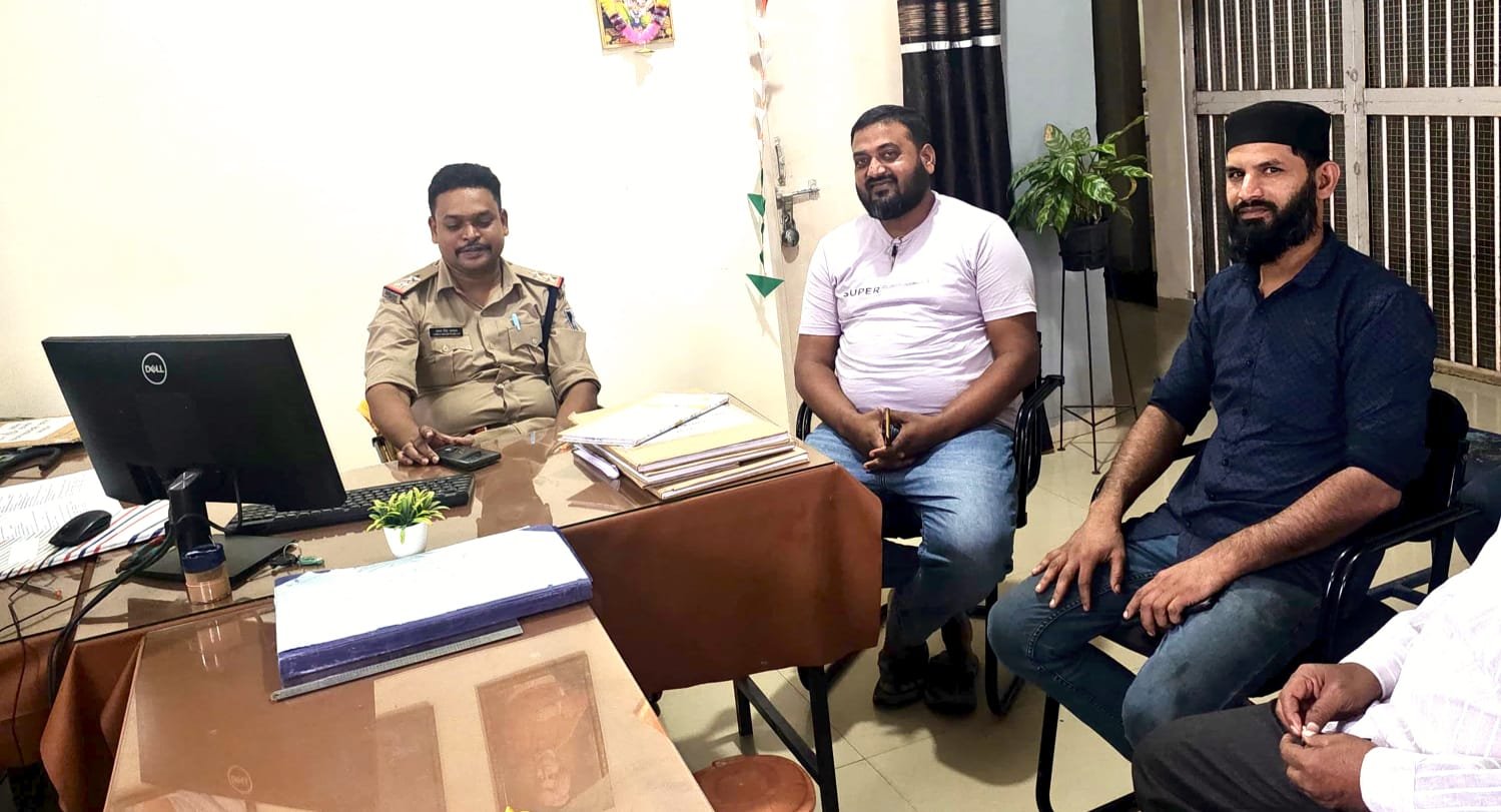नवागत चौकी प्रभारी ने पदभार संभालते ही ईद मिलादुन्नबी और रक्षाबंधन को लेकर ली शांति समिति की बैठक 1 नवागत चौकी प्रभारी ने पदभार संभालते ही ईद मिलादुन्नबी और रक्षाबंधन को लेकर ली शांति समिति की बैठक | New India Times