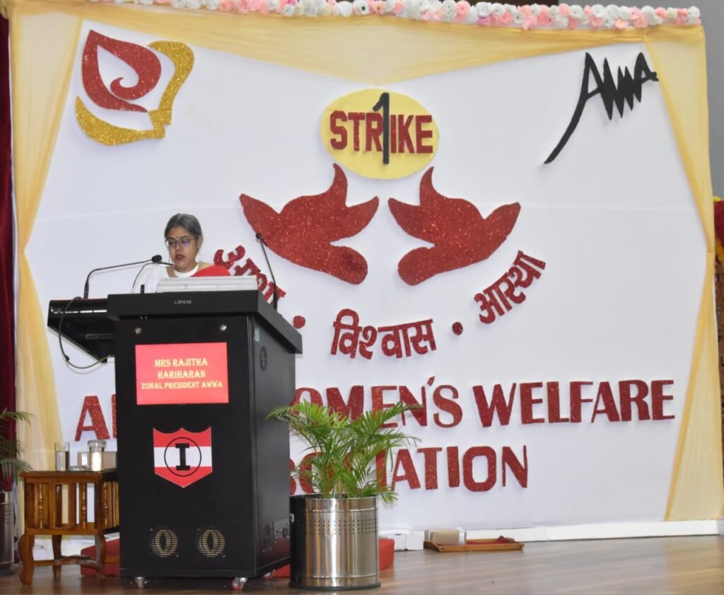 मथुरा छावनी में स्ट्राइक वन ने मनाया 60वां AWWA दिवस, वीर नारियों का हुआ सम्मान 2 मथुरा छावनी में स्ट्राइक वन ने मनाया 60वां AWWA दिवस, वीर नारियों का हुआ सम्मान | New India Times