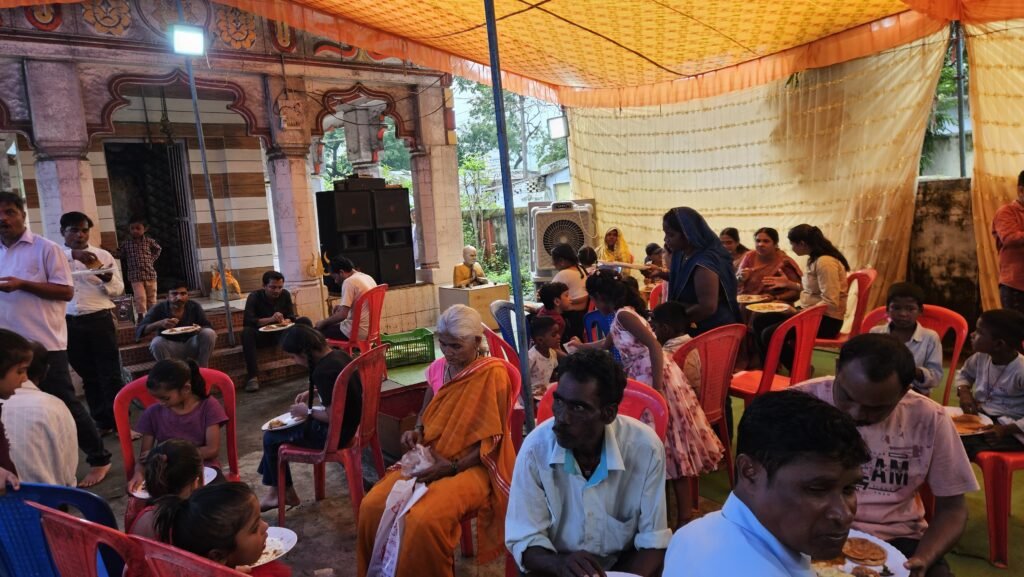 शिव मंदिर में उमड़ा आस्था का जनसैलाब, विशाल भंडारे में 5 हजार से अधिक श्रद्धालुओं ने ग्रहण किया प्रसाद | New India Times