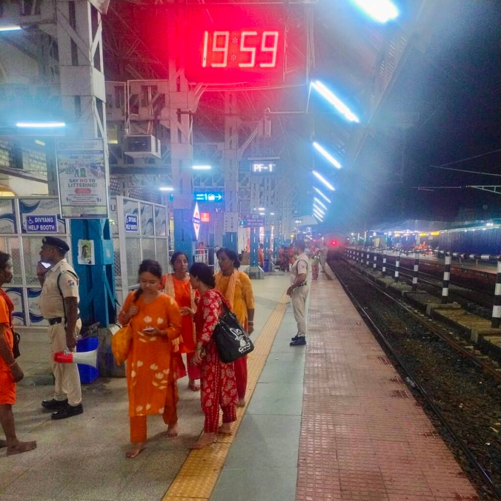 श्रावणी मेला 2026 में पूर्व रेलवे की शानदार व्यवस्था, लाखों श्रद्धालुओं को मिली सुगम और सुरक्षित यात्रा 4 श्रावणी मेला 2026 में पूर्व रेलवे की शानदार व्यवस्था, लाखों श्रद्धालुओं को मिली सुगम और सुरक्षित यात्रा | New India Times