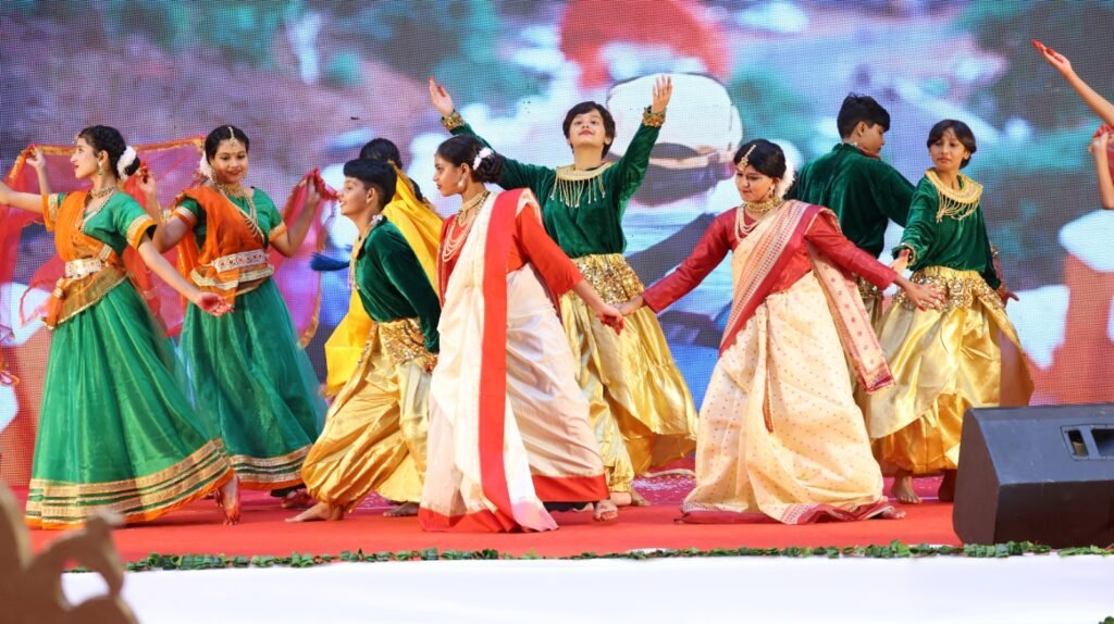 राष्ट्र रक्षा सूत्र बंधन यात्रा के 25 वर्ष पूरे, वृंदावन में गूंजा राष्ट्रभक्ति का संदेश 2 राष्ट्र रक्षा सूत्र बंधन यात्रा के 25 वर्ष पूरे, वृंदावन में गूंजा राष्ट्रभक्ति का संदेश | New India Times