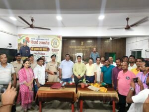 कहलगांव व नवगछिया के निवर्तमान एसडीओ को समीक्षा भवन में दी गई भावभीनी विदाई, नए दायित्व के लिए दी शुभकामनाएं