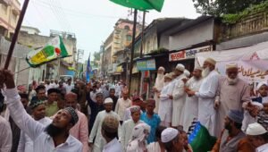 ईद मिलादुन्नबी पर बोहरा समाज ने जुलूस-ए-मोहम्मदी का पुष्पवर्षा कर किया स्वागत