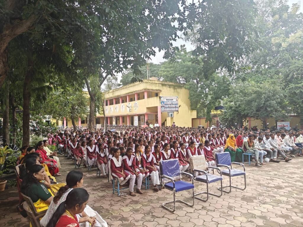 रक्षाबंधन पर गरीब बच्चों को राखी-मिठाई बांटकर दी आर्थिक सहायता, छात्राओं को वितरित की निःशुल्क साइकिलें 5 रक्षाबंधन पर गरीब बच्चों को राखी-मिठाई बांटकर दी आर्थिक सहायता, छात्राओं को वितरित की निःशुल्क साइकिलें | New India Times