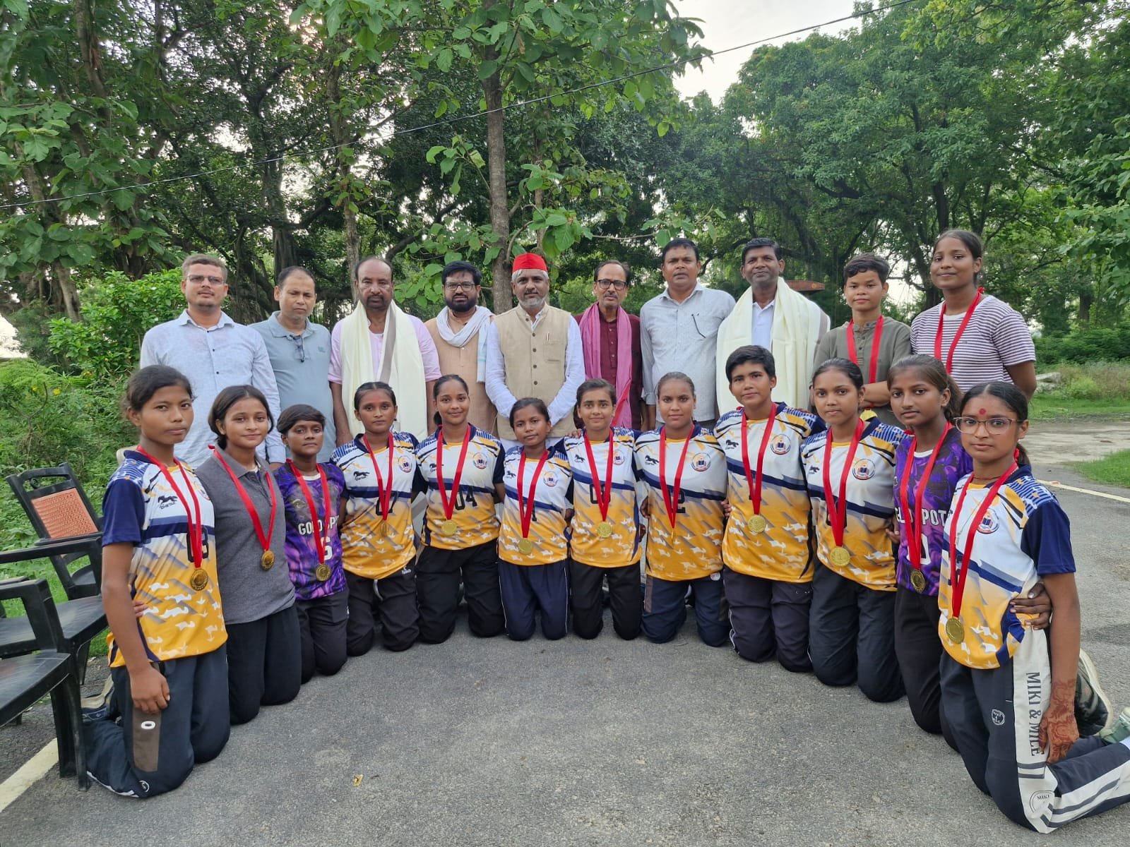 राष्ट्रीय खेल दिवस पर विजेता-उपविजेता खिलाड़ी और वॉलीबॉल कोच हुए सम्मानित 1 राष्ट्रीय खेल दिवस पर विजेता-उपविजेता खिलाड़ी और वॉलीबॉल कोच हुए सम्मानित | New India Times