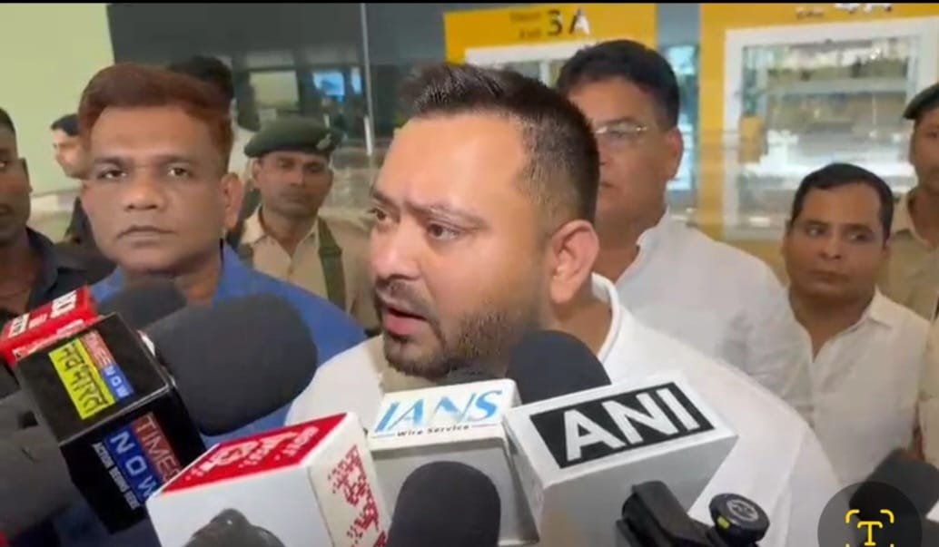 आरक्षण मुद्दे पर तेजस्वी यादव का NDA पर हमला, बोले- ‘गुड़ खाएं, गुलगुले से परहेज क्यों?’ | New India Times