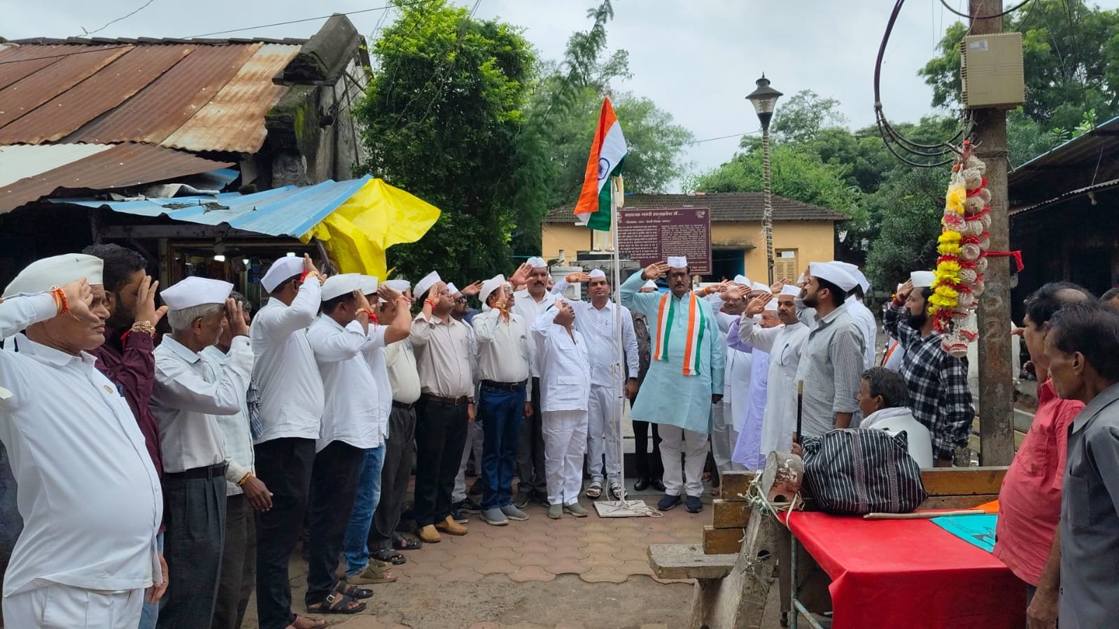 पूर्व मंत्री हर्ष यादव ने गांधी स्मारक पर किया ध्वजारोहण, सेवादल की प्रभात फेरी में दिखा कार्यकर्ताओं का उत्साह | New India Times