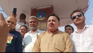 पत्रकारों ने निकाली भव्य तिरंगा बाइक रैली, देशभक्ति के नारों से गूंजा शहर