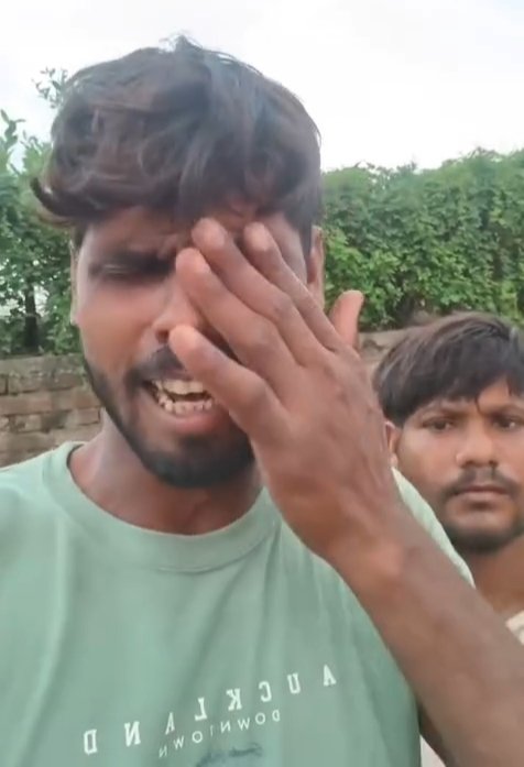 दलित मजदूरों से अमानवीय व्यवहार के मामले में पुलिसकर्मी समेत दबंगों के खिलाफ हुआ एफआईआर दर्ज, भीम सेना के 24 घंटे के अल्टीमेटम के बाद प्रशासन हुआ सक्रिय | New India Times