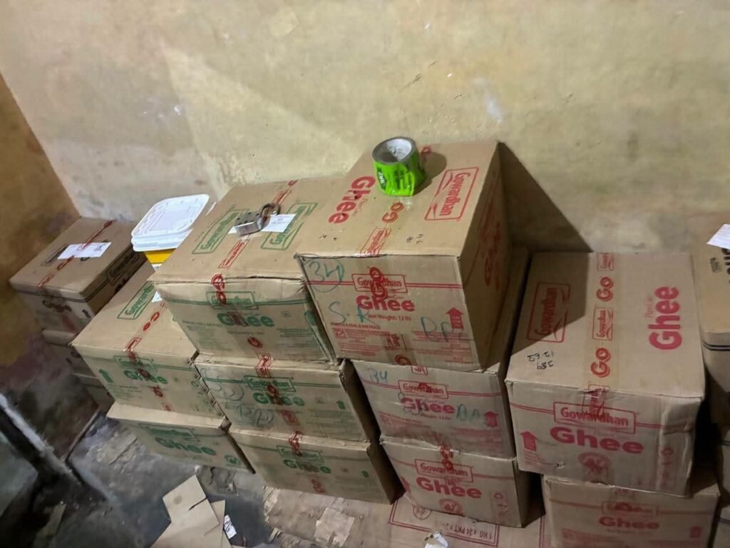 भोपाल में खाद्य सुरक्षा विभाग की बड़ी कार्रवाई: 2,095 लीटर/किलो संदिग्ध घी जब्त, सप्लाई चेन भी जांच के दायरे में 4 भोपाल में खाद्य सुरक्षा विभाग की बड़ी कार्रवाई: 2,095 लीटर/किलो संदिग्ध घी जब्त, सप्लाई चेन भी जांच के दायरे में | New India Times