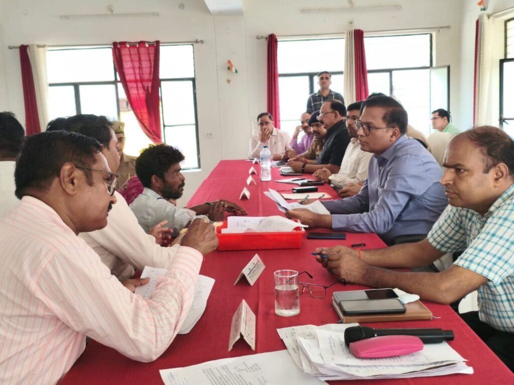 संपूर्ण समाधान दिवस: डीएम-एसपी ने सुनीं 58 शिकायतें, 5 का मौके पर किया निस्तारण | New India Times