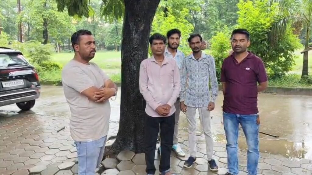 नरयावली में पानी से भरे गड्ढे में डूबने से दो मासूम भाइयों की मौत | New India Times