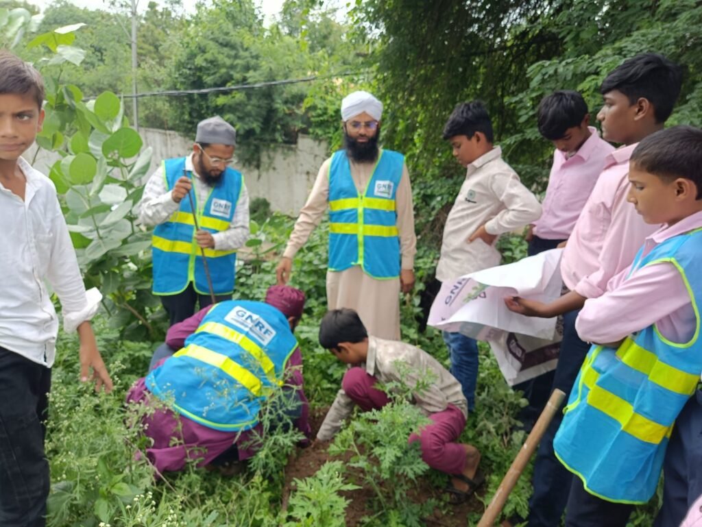 नसीराबाद में GNRF का पौधारोपण अभियान, विद्यार्थियों ने दिया हरित भविष्य का संदेश 2 नसीराबाद में GNRF का पौधारोपण अभियान, विद्यार्थियों ने दिया हरित भविष्य का संदेश | New India Times