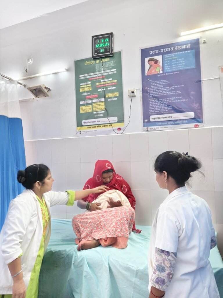विश्व स्तनपान सप्ताह पर लखीमपुर खीरी में जागरूकता अभियान, माताओं को बताए स्तनपान के अनमोल फायदे 2 विश्व स्तनपान सप्ताह पर लखीमपुर खीरी में जागरूकता अभियान, माताओं को बताए स्तनपान के अनमोल फायदे | New India Times