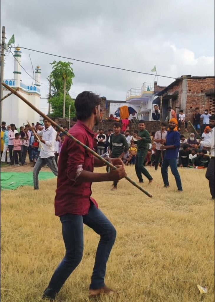 चेहल्लुम पर पगिया में उमड़ा अकीदत का सैलाब, पारंपरिक खेलों ने बढ़ाया आकर्षण 3 चेहल्लुम पर पगिया में उमड़ा अकीदत का सैलाब, पारंपरिक खेलों ने बढ़ाया आकर्षण | New India Times