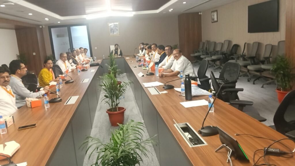 केंद्रीय ओबीसी सूची में महाराष्ट्र की 33 जातियों को शामिल करने की मांग, दिल्ली में केंद्रीय मंत्रियों को सौंपा गया ज्ञापन | New India Times