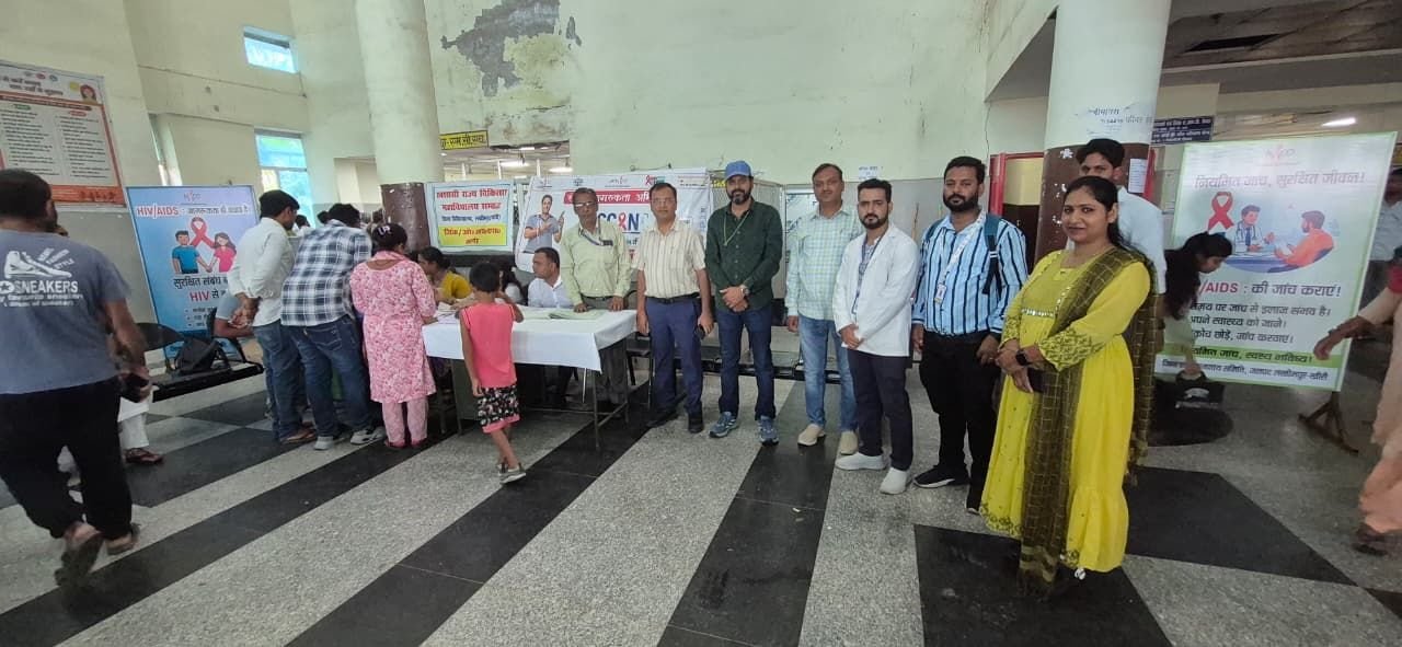 जादू के खेल से युवाओं को बताया एड्स से बचाव का तरीका, दो माह का सघन जागरूकता अभियान शुरू | New India Times