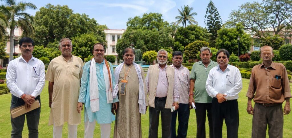 अटेवा की तिरंगा यात्रा को राज्य कर्मचारी संयुक्त परिषद का समर्थन, पुरानी पेंशन बहाली की उठाई मांग 2 अटेवा की तिरंगा यात्रा को राज्य कर्मचारी संयुक्त परिषद का समर्थन, पुरानी पेंशन बहाली की उठाई मांग | New India Times