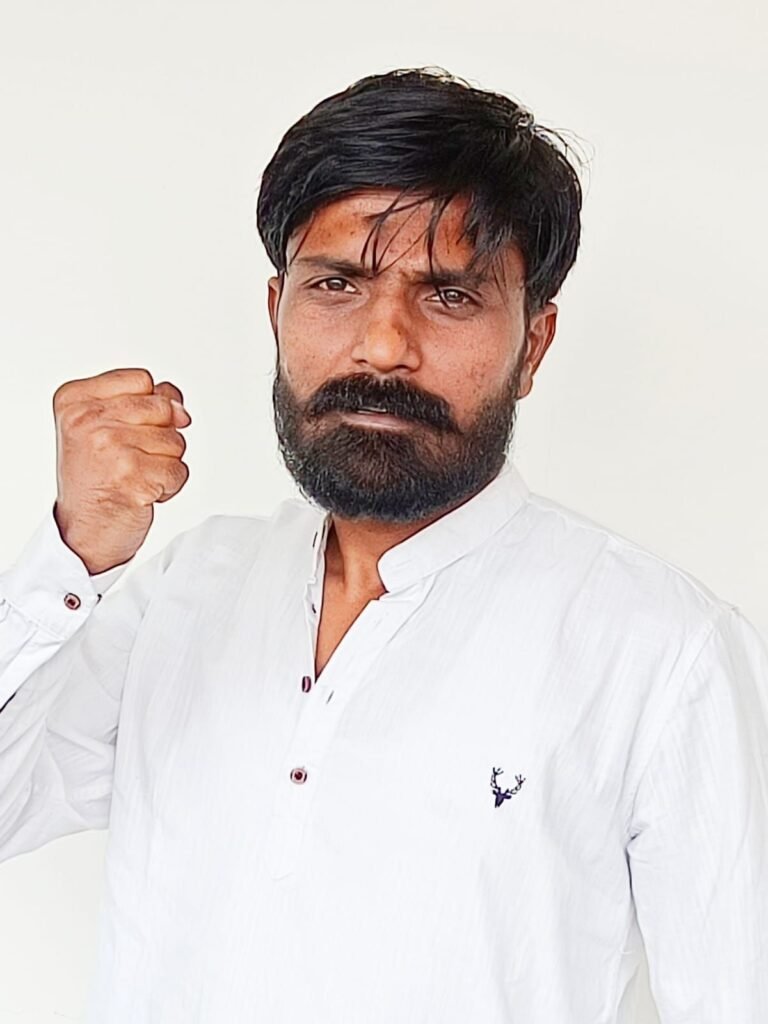 दलित मजदूरों से अमानवीय व्यवहार के मामले में पुलिसकर्मी समेत दबंगों के खिलाफ हुआ एफआईआर दर्ज, भीम सेना के 24 घंटे के अल्टीमेटम के बाद प्रशासन हुआ सक्रिय | New India Times