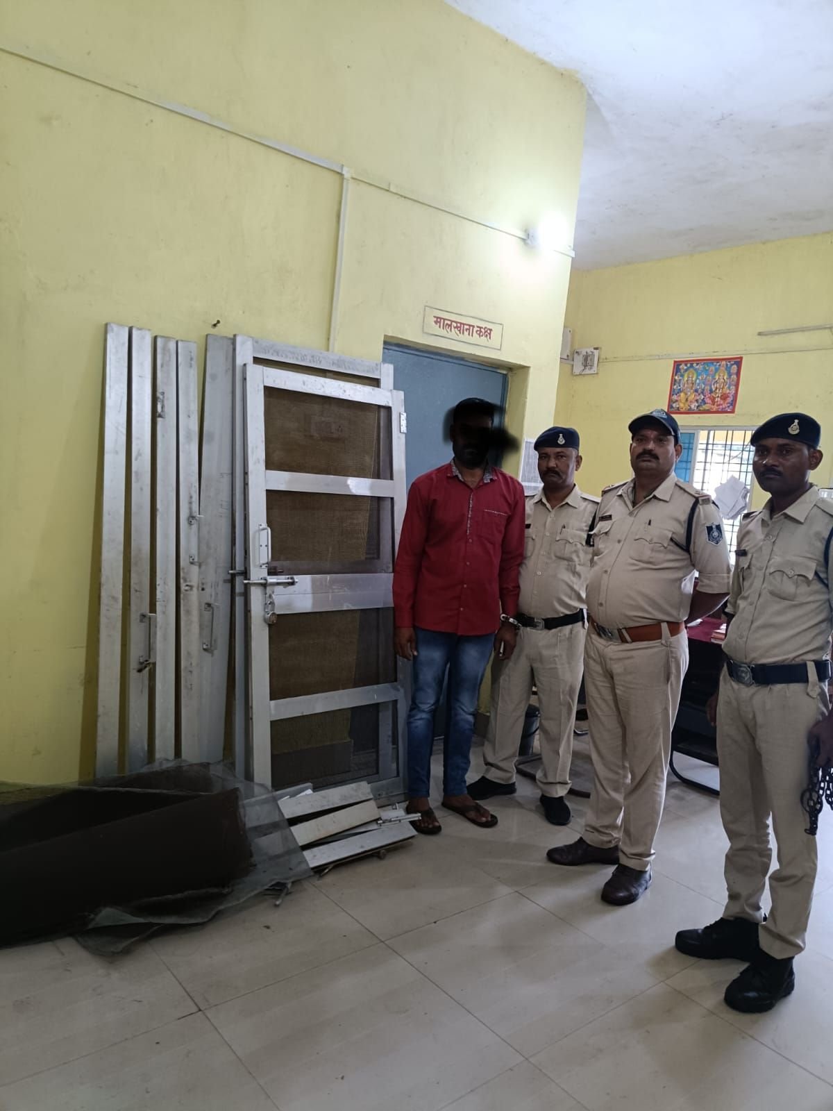 चोरी के आरोपी को 24 घंटे में चोरी के सामान समेत पुलिस ने दबोचा, न्यायालय ने भेजा जेल | New India Times