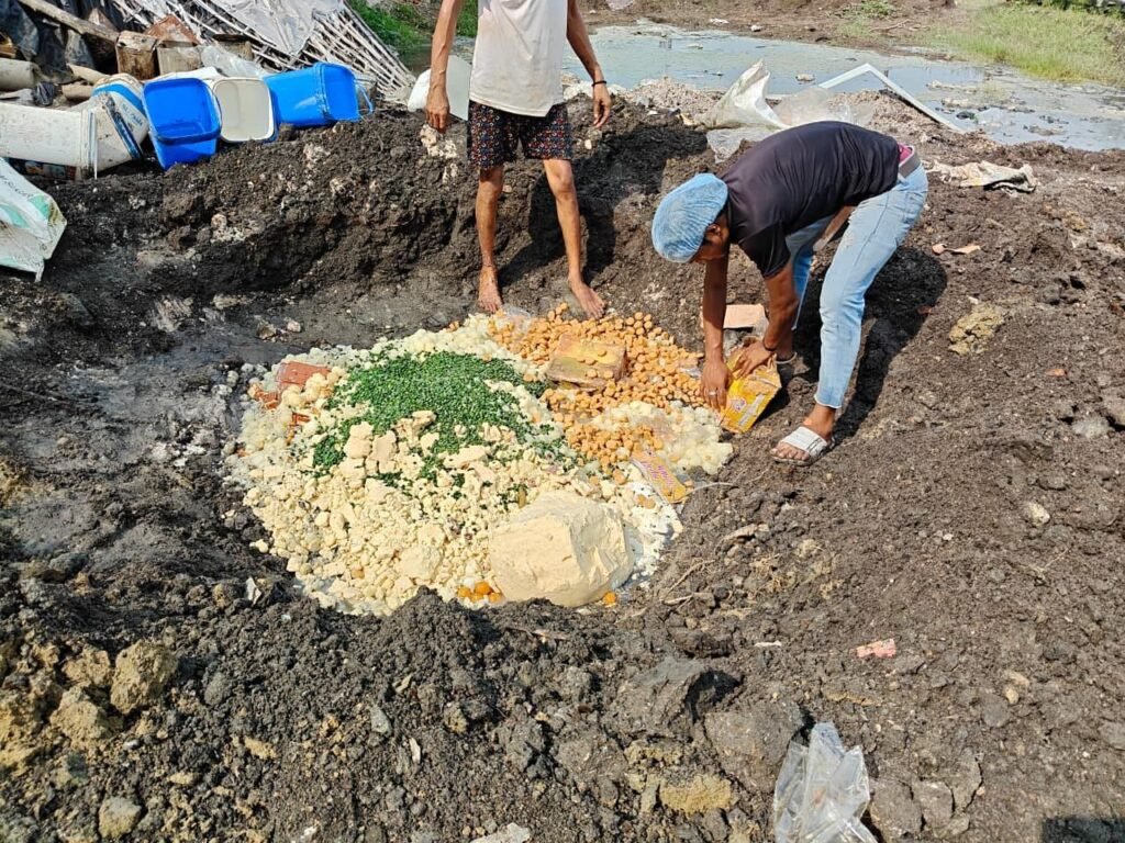 रक्षाबंधन से पहले खाद्य विभाग का छापा, 600 किलो खराब मिठाइयां नष्ट | New India Times