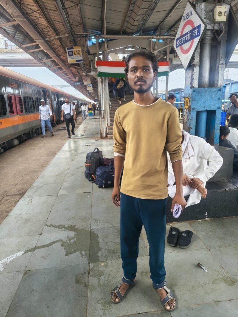 ट्रेनों में अनाधिकृत रूप से खाद्य सामग्री बेचने वाले 47 वेंडरों पर हुई कार्यवाही 3 ट्रेनों में अनाधिकृत रूप से खाद्य सामग्री बेचने वाले 47 वेंडरों पर हुई कार्यवाही | New India Times