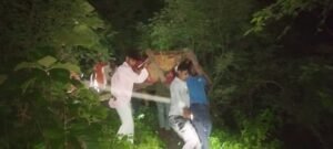 पहाड़ी क्षेत्र में गंभीर घायल को FRV-22 ने ग्रामीणों की मदद से पहुंचाया अस्पताल