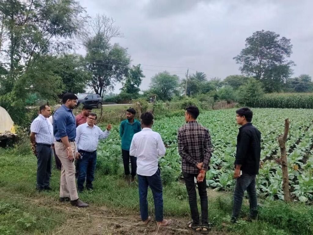 देवरी में किसानों से रूबरू हुए कृषि उप सचिव , योजनाओं की प्रगति का लिया जायजा | New India Times