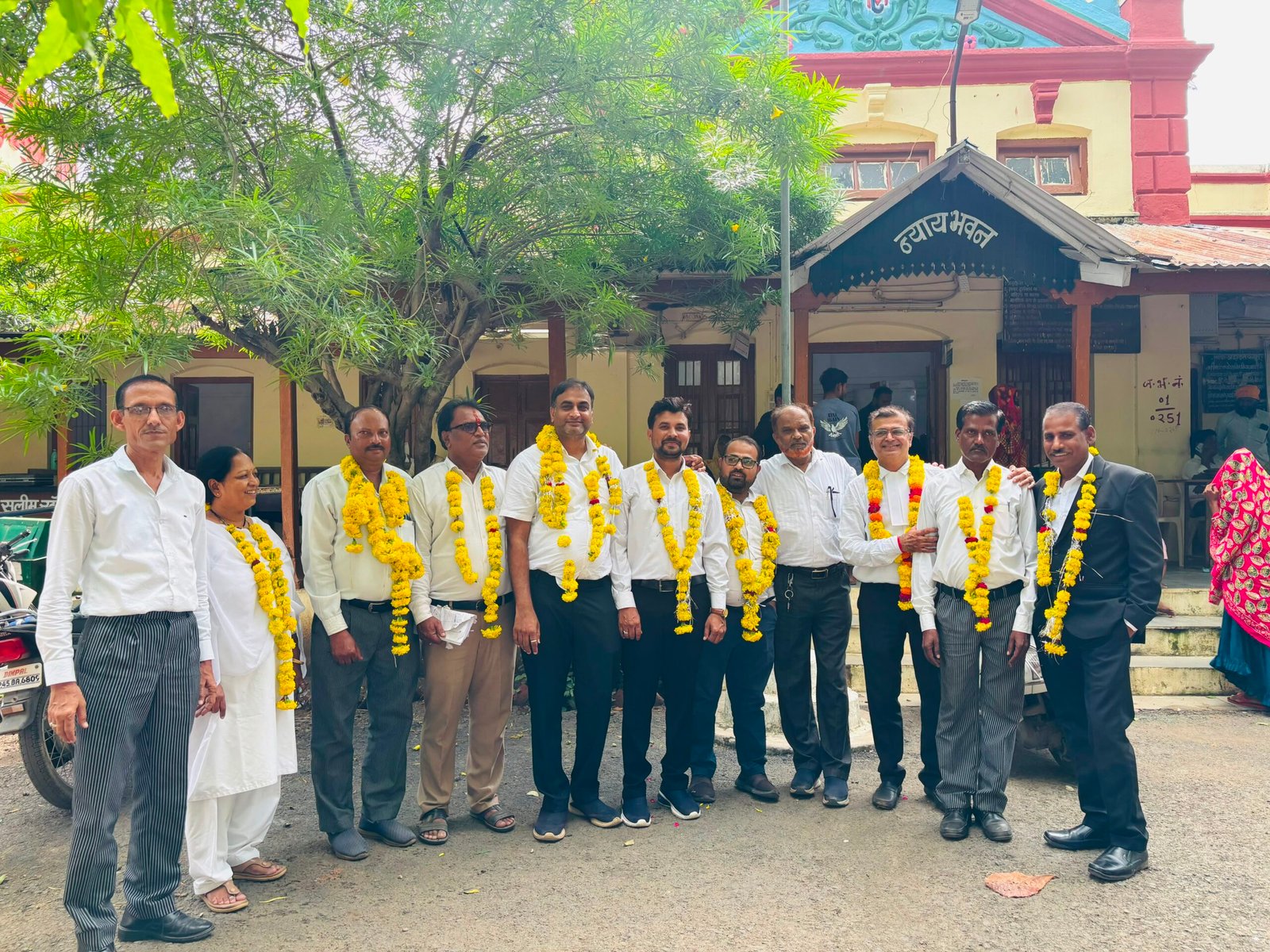 थांदला अभिभाषक संघ की नवनिर्वाचित कार्यकारिणी ने संभाला पदभार, अधिवक्ता हित और पक्षकार सुविधाओं को प्राथमिकता | New India Times