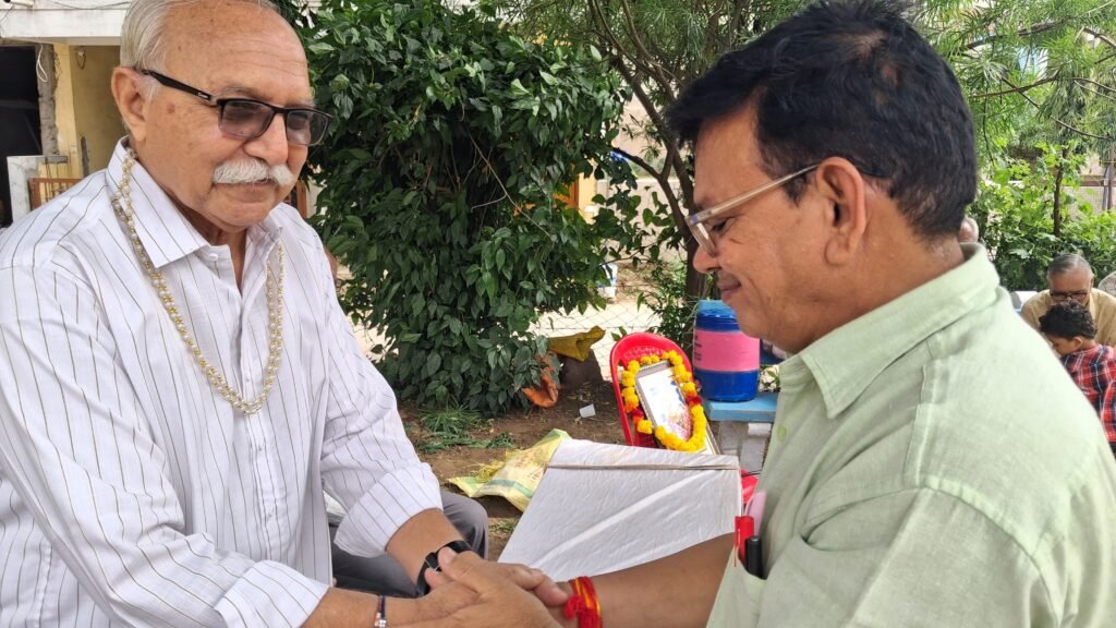 रोटरी क्लब अपना ने मनोरंजन के लिए झुले चकरी लगा कर बच्चों के खेलने के लिए सामग्री की दी सौगात 4 रोटरी क्लब अपना ने मनोरंजन के लिए झुले चकरी लगा कर बच्चों के खेलने के लिए सामग्री की दी सौगात | New India Times