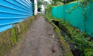 दो माह से बंद पड़ा सीसी रोड निर्माण कार्य, ग्रामीण परेशान
