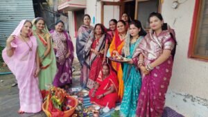 संतान की दीर्घायु और सुख-समृद्धि के लिए माताओं ने रखा निर्जला व्रत, सुनी हरछठ की पावन कथा