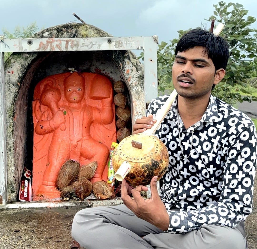 आंखों से नहीं देख सकते सुनील, लेकिन दिल से महसूस की ‘हनुमान अंश’; पूर्व विधायक पारुल साहू ने परिवार सहित दिखाई फिल्म 1 आंखों से नहीं देख सकते सुनील, लेकिन दिल से महसूस की ‘हनुमान अंश’; पूर्व विधायक पारुल साहू ने परिवार सहित दिखाई फिल्म | New India Times