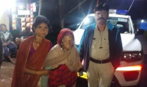 घर का रास्ता भटकी बुजुर्ग महिला के लिए 112 बनी सहारा, सुरक्षित परिजनों से मिलाया