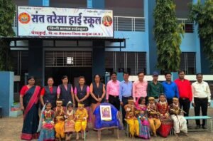 संत तरेसा हाई स्कूल पंचकुई में धूमधाम से मनाया श्रीकृष्ण जन्मोत्सव, राधा-कृष्ण के रूप में सजे नन्हे-मुन्ने