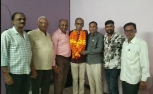 शिक्षक दिवस पर गुर्जर समाज ने शिक्षक राजेंद्र पाटील का किया सम्मान