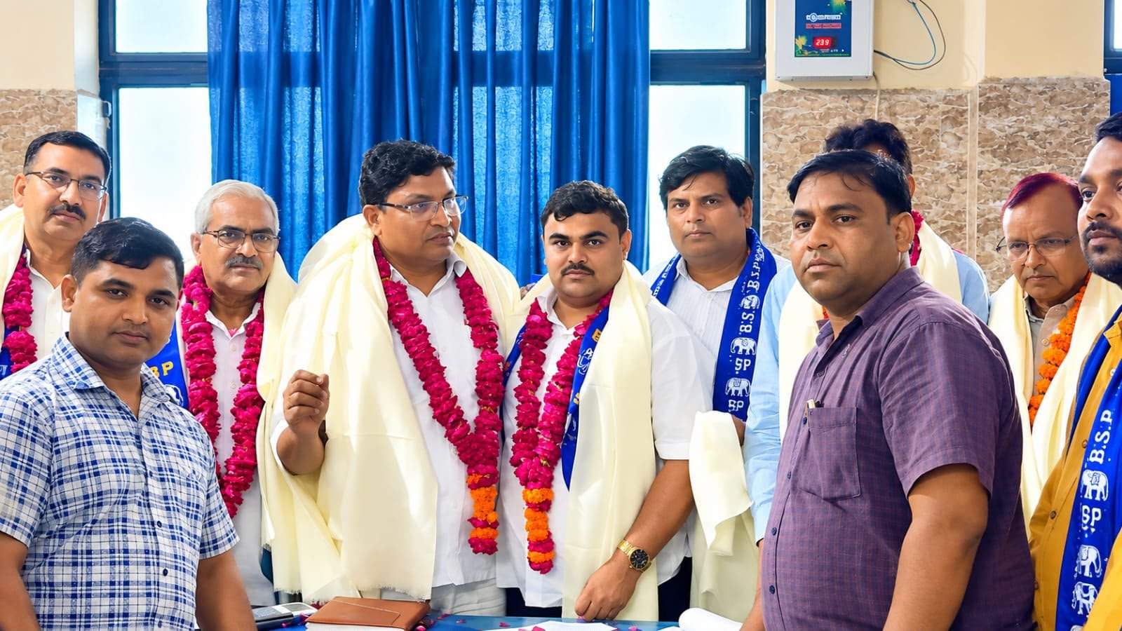 आजाद समाज पार्टी छोड़ बसपा में शामिल हुए डॉ. राशिद चौधरी... | New India Times