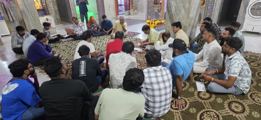 श्री वनेश्वर मारुति नंदन कुटीर हनुमान मंदिर में नवरात्रि महोत्सव की तैयारियों को लेकर बैठक, नौ दिनों तक होगा भव्य गरबा एवं धार्मिक आयोजन 2 श्री वनेश्वर मारुति नंदन कुटीर हनुमान मंदिर में नवरात्रि महोत्सव की तैयारियों को लेकर बैठक, नौ दिनों तक होगा भव्य गरबा एवं धार्मिक आयोजन | New India Times