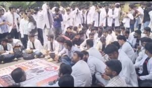GMC इंटर्न डॉक्टरों के स्टाइपेंड पर सरकार से बनी सहमति, ₹21,500 देने का प्रस्ताव; धरना समाप्त होने के आसार