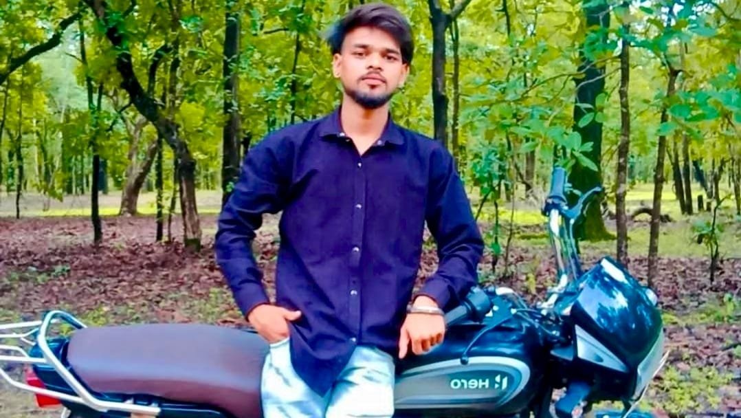 तामिया में दर्दनाक हादसा: गहरी खाई में बाइक समेत गिरा युवक, मौके पर मौत | New India Times