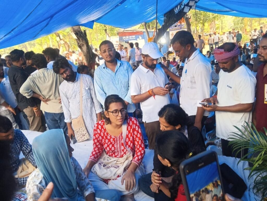 इलाहाबाद में गरजा ‘GenZ Rising’: शिक्षा, भर्ती और छात्र दमन के खिलाफ AISA का महाजुटान, बनारस अगला पड़ाव 2 इलाहाबाद में गरजा ‘GenZ Rising’: शिक्षा, भर्ती और छात्र दमन के खिलाफ AISA का महाजुटान, बनारस अगला पड़ाव | New India Times
