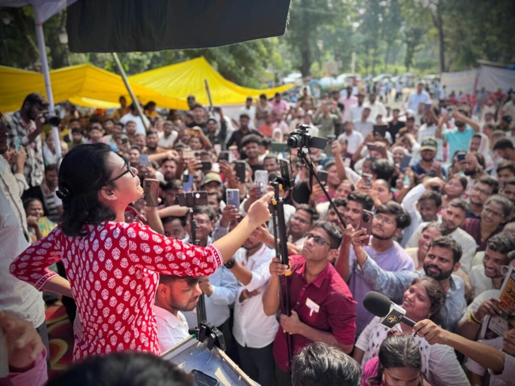 इलाहाबाद में गरजा ‘GenZ Rising’: शिक्षा, भर्ती और छात्र दमन के खिलाफ AISA का महाजुटान, बनारस अगला पड़ाव 3 इलाहाबाद में गरजा ‘GenZ Rising’: शिक्षा, भर्ती और छात्र दमन के खिलाफ AISA का महाजुटान, बनारस अगला पड़ाव | New India Times
